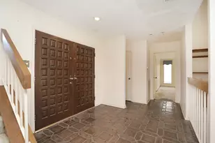 15226 Rainhollow Dr, Houston, TX 77070 - Photo 5