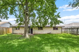 5618 Briarwick Ln, Houston, TX 77016 - Photo 5