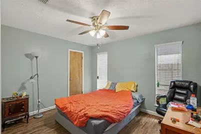 5519 Arncliffe Drive, Houston, TX 77088 - Photo 17