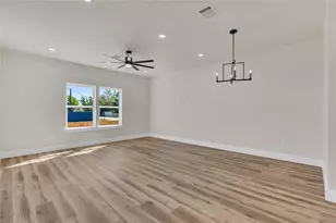 5107 South Acres, Houston, TX 77048 - Photo 7