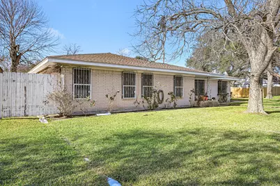 2109 Britton Street, Baytown, TX 77520 - Photo 3