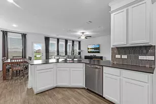 14815 Churchill Downs Ave, Mont Belvieu, TX 77523 - Photo 15