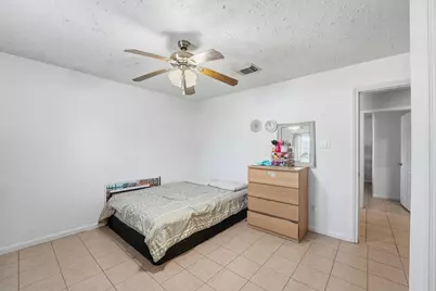 7125 Farnsworth Street, Houston, TX 77022 - Photo 13