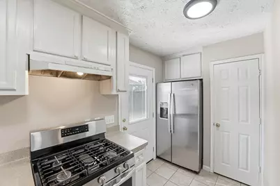 7125 Farnsworth Street, Houston, TX 77022 - Photo 9