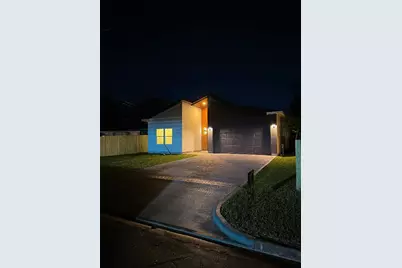 103 E Lobit Avenue, Baytown, TX 77520 - Photo 23