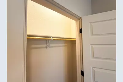 103 E Lobit Avenue, Baytown, TX 77520 - Photo 13