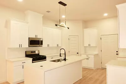 103 E Lobit Avenue, Baytown, TX 77520 - Photo 5