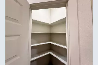 103 E Lobit Avenue, Baytown, TX 77520 - Photo 7