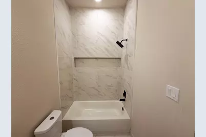 103 E Lobit Avenue, Baytown, TX 77520 - Photo 11