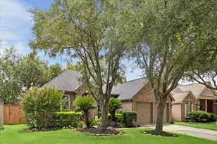 1823 River Trail, Sugar Land, TX 77479 - Photo 23