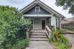 508 W Lang, Alvin, TX 77511 - Photo 1