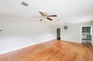 508 W Lang, Alvin, TX 77511 - Photo 5