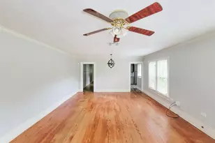 508 W Lang, Alvin, TX 77511 - Photo 3