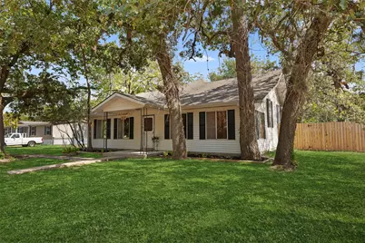 327 12th Street, Somerville, TX 77879 - Photo 1