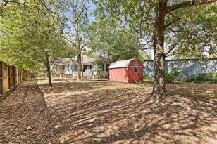 327 12th St, Somerville, TX 77879 - Photo 27