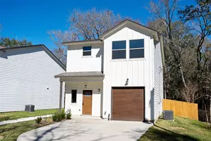 1009 Spokane River Rd, Conroe, TX 77316 - Photo 1