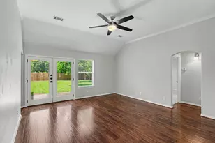 10718 Fairview Dr, Conroe, TX 77385 - Photo 3