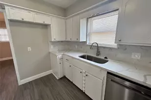 1601 Washington Dr, Deer Park, TX 77536 - Photo 9