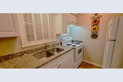 1111 Autrey Street #5, Houston, TX 77006 - Photo 9