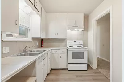 2918 Tarpey Avenue, Texas City, TX 77590 - Photo 15