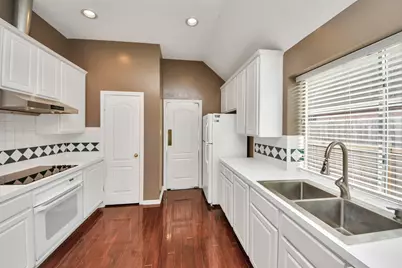 9435 Barretts Glen Court, Houston, TX 77065 - Photo 15