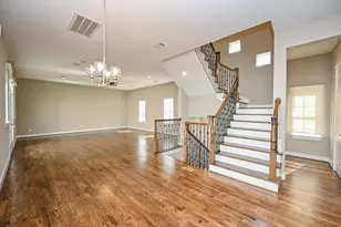 955 W 24th St, Houston, TX 77008 - Photo 13