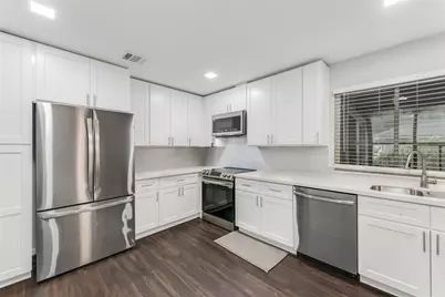 2 Summer Morning Court, The Woodlands, TX 77381 - Photo 7