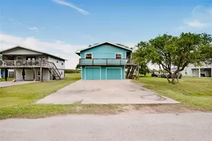 88 Bay St, Port O'Connor, TX 77982 - Photo 19