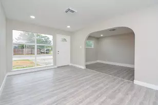 7823 Belgard St, Houston, TX 77033 - Photo 21