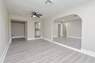 7823 Belgard St, Houston, TX 77033 - Photo 19