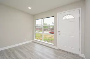 7823 Belgard St, Houston, TX 77033 - Photo 7