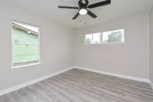 7823 Belgard St, Houston, TX 77033 - Photo 25