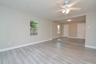 7823 Belgard St, Houston, TX 77033 - Photo 15