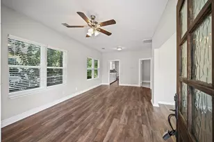 909 King St, Houston, TX 77022 - Photo 5