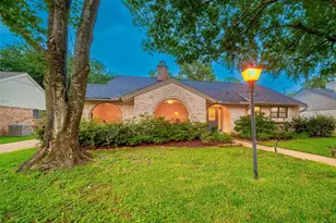 2514 Pine Village Dr, Houston, TX 77080 - Photo 3