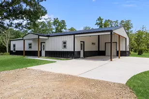 9309 Avenue C, Liverpool, TX 77577 - Photo 3