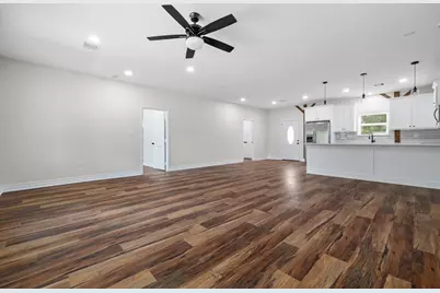 9309 Ave C, Liverpool, TX 77577 - Photo 11