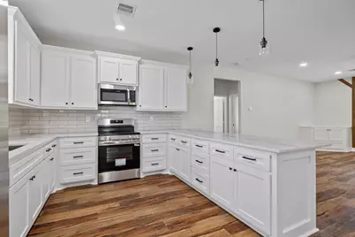 9309 Ave C, Liverpool, TX 77577 - Photo 7