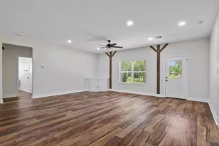 9309 Avenue C, Liverpool, TX 77577 - Photo 9