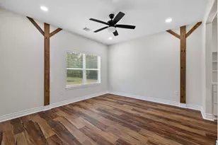 9309 Avenue C, Liverpool, TX 77577 - Photo 13