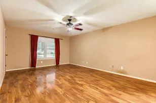 327 Maple Dr, Hitchcock, TX 77563 - Photo 13