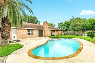 327 Maple Dr, Hitchcock, TX 77563 - Photo 21