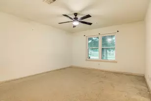 327 Maple Dr, Hitchcock, TX 77563 - Photo 17