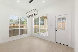 295 Mallards Rim Dr, Willis, TX 77318 - Photo 7