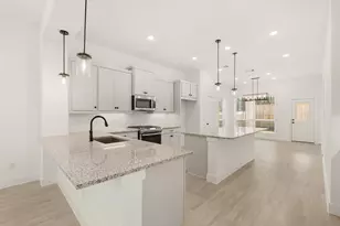 295 Mallards Rim Dr, Willis, TX 77318 - Photo 3