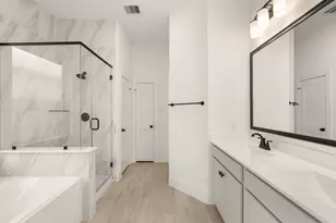 295 Mallards Rim Dr, Willis, TX 77318 - Photo 17