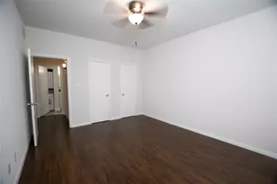2475 Underwood St, Houston, TX 77030 - Photo 3