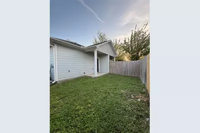 339 Owens Street #B, Houston, TX 77029 - Photo 13