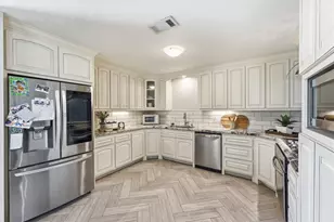 8005 Shagwood Dr, Houston, TX 77049 - Photo 9
