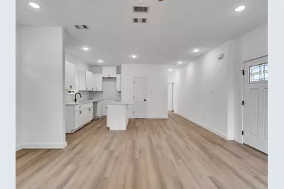 8102 Crestview Unit A Drive, Houston, TX 77028 - Photo 11